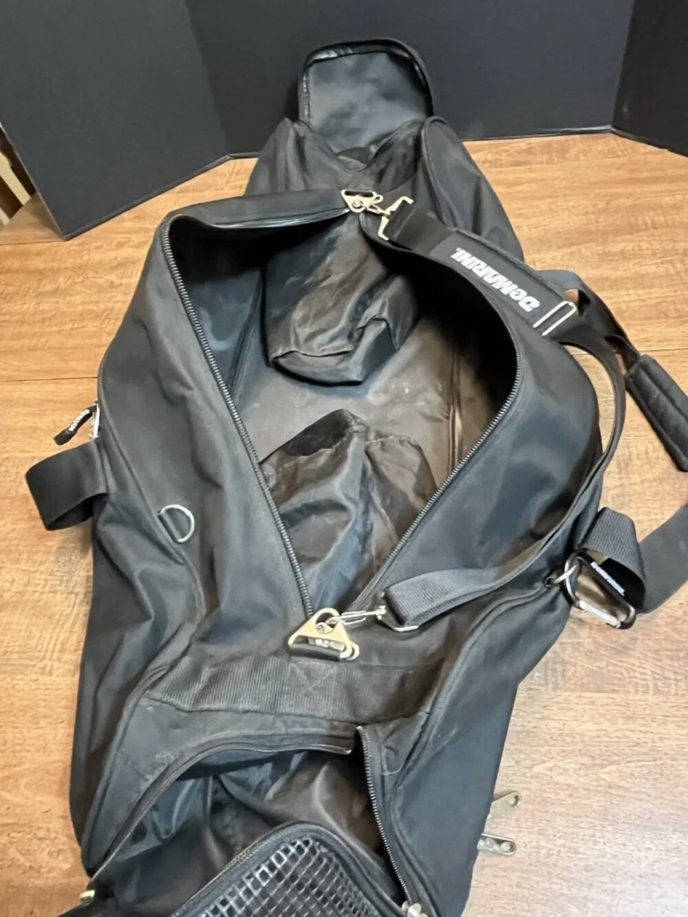 DeMarini Baseball Softball Duffle Equipment Bat Storage Bag Black Yellow 35